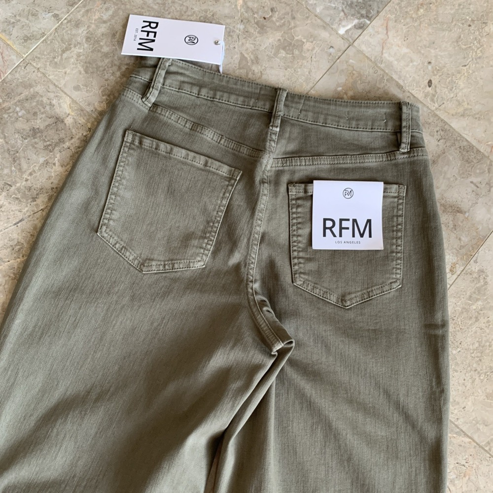 NWT RFM Womens Olive Green Raw Hem Garment Dyed Wide Leg Denim Jeans Size 9/29